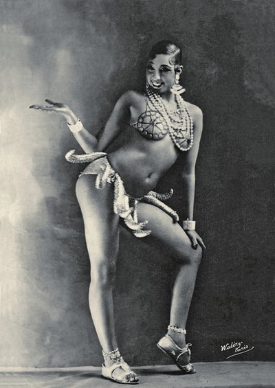 Josephine Baker vestindo o seu famoso fato de Banana c.1927 (foto a p/b) de Walery