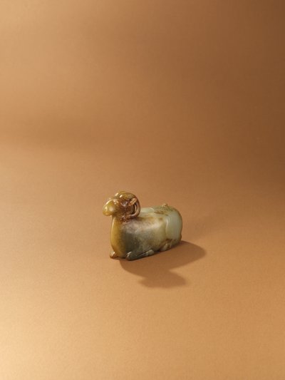 Pote de água em forma de carneiro (celadon jade) de Western Han Dynasty Chinese School