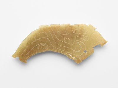 Pingente em forma de ave, um de um par, c.1050-c.950 BC (jade, nephrite) de Western Zhou Dynasty Chinese School