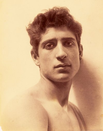 Estudo de um menino, Sicília, C.1898 (foto sépia) de Baron Wilhelm von Gloeden