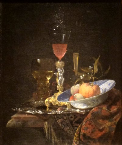 Copo de vinho e uma taça de fruta de Willem Kalf