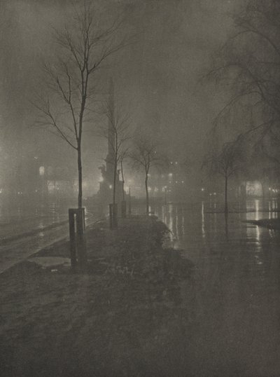 Noite molhada, Columbus Circle, Nova Iorque, c.1925 (foto) de William A. Fraser
