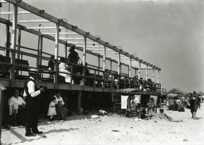 Cena da praia, Coney Island, c.1910-21 de William Davis Hassler