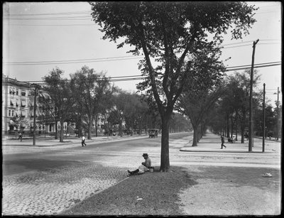Homem, em, palha, boater, com, balde almoço, leste, parkway, em, Nostrand, avenida, brooklyn, agosto, 31, 1914 de William Davis Hassler