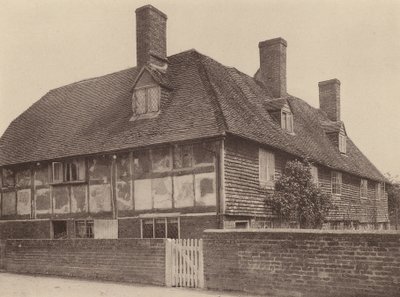 Em Northbridge Street, perto de Robertsbridge, Sussex (fotografia a preto e branco) de William Galsworthy Davie