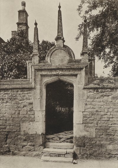 Porta, Paynis Almshouses, Oundle (foto a p/b) de William Galsworthy Davie