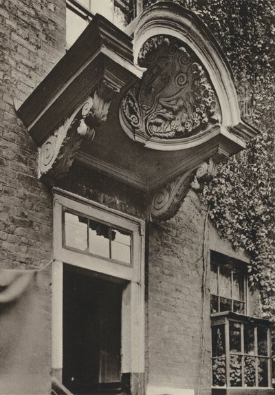 Doorway, The Manor House, Bermondsey, Londres (foto a p/b) de William Galsworthy Davie