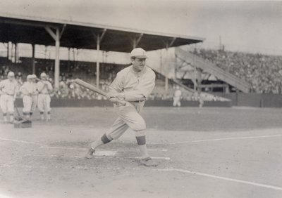 Mike Donlin, pirata de Pittsburgh, a fazer um swing de treino de William H. Trefts Jr.