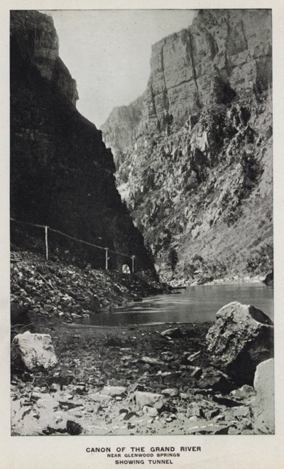 Canyons of Colorado: Canon of the Grand River, Perto de Glenwood Springs, Showing Tunnel (foto a p/b) de William Henry Jackson