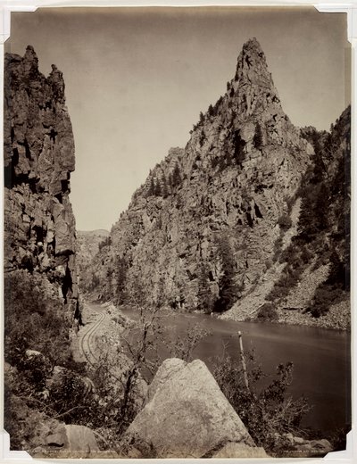 Agulha de Currecanti, Cañon preto de Gunnison, antes de 1880. de William Henry Jackson