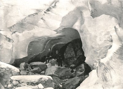 As Montanhas Rochosas: caverna de gelo na Grande Geleira, Mount Sir Donald, Canadá, 1895. de William Notman and Son