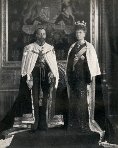 Rei George V e Queen Mary em sua primeira abertura do Parlamento, em 6 de fevereiro de 1911, 1951. de William and Daniel Downey