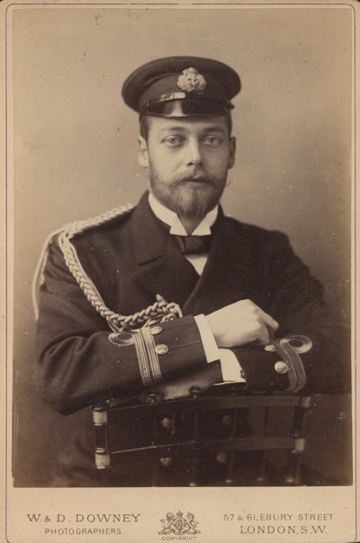 Príncipe George de Gales em uniforme naval de William and Daniel Downey