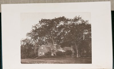 A antiga Casa Fairbanks em Dedham, Massachusetts, construída no ano de 1636 de Wilson Flagg