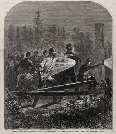 Rebeldes do lado de fora de suas obras em Yorktown Reconhecendo com lanternas escuras, 1862. de Winslow Homer