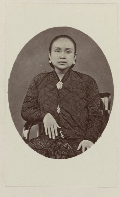 Esposa de Ratoe van Pakoe Boewono IX, Susuhunan van Surakarta de Woodbury and Page