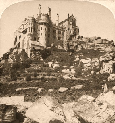 St. Michaels Mount, mosteiro beneditino, Penzance, Cornualha, 1900. de Works and Sun Sculpture Studios