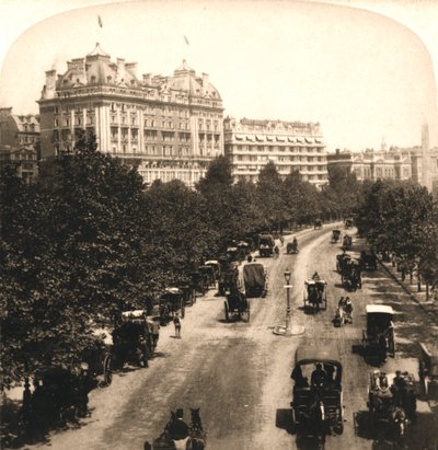 Hotéis Cecil e Savoy, Londres, 1896. de Works and Sun Sculpture Studios