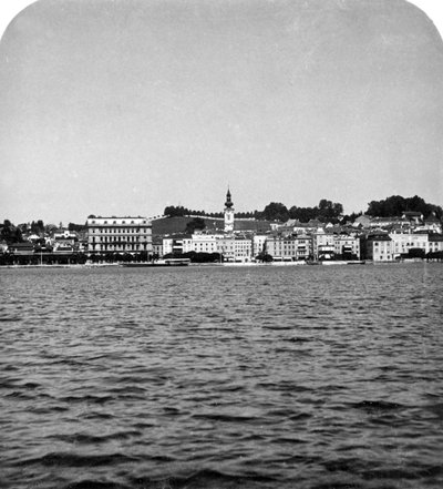 As margens do lago em Gmunden, Salzkammergut, Áustria, c1900s. de Wurthle and Sons