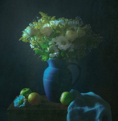 Natureza morta floral sombria de Yinan F.