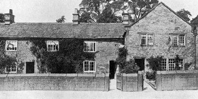 Casas em Eyam, onde eclodiu a Grande Praga, Derbyshire, 1924-1926 de York and Son