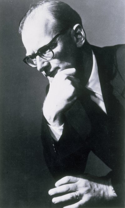 Arthur C Clarke, autor e inventor britânico de ficção científica de Frederick (attr. to) Barnard