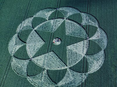 Círculo de cultivo no campo de cevada, Avebury Trusloe, Wiltshire, 20 de Junho de 1998 (fotografia aérea) de Ferdinand Georg Waldmuller