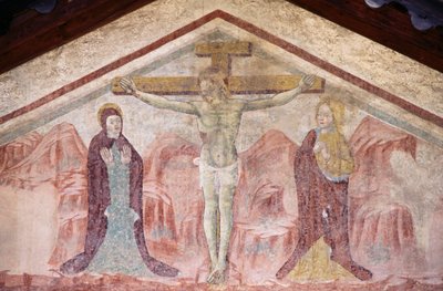 Fresco com Crucificação no tímpano da Igreja de Santo Antônio, Romeno, Trentino-Alto Adige, Itália de William Walcutt