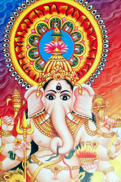 Ganesha ou Ganapati : o elefante que se dirigia ao deus hindu. de . .