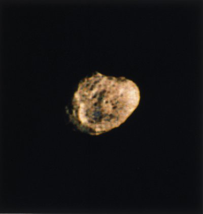Hyperion, uma das luas de Saturno, fotografada pela Voyager 2 de Ferdinand Georg Waldmuller