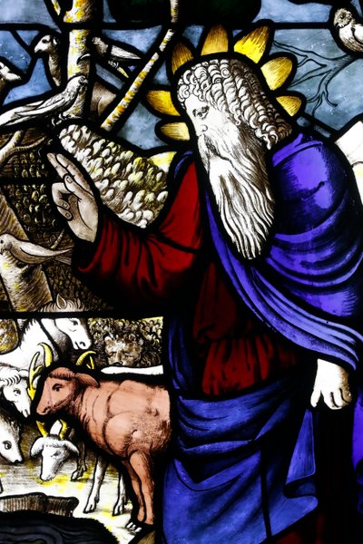 Museu da Catedral de Milão. Janela de vidro manchado. Criação dos animais ( Deus, o Pai ). Século XVI. Itália. de . .
