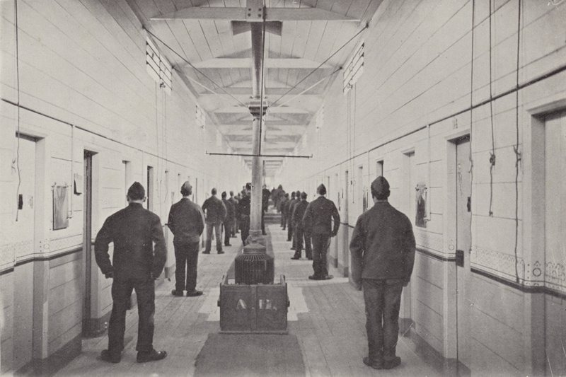 A Muster of Hooligans, Prisão de Borstal (foto a p/b) de (after) English photographer