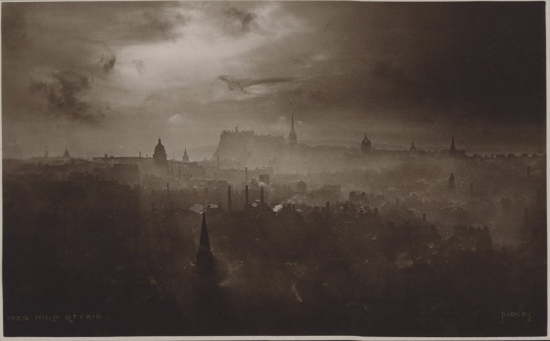 Auld Reekie (foto a p/b) de (after) English photographer
