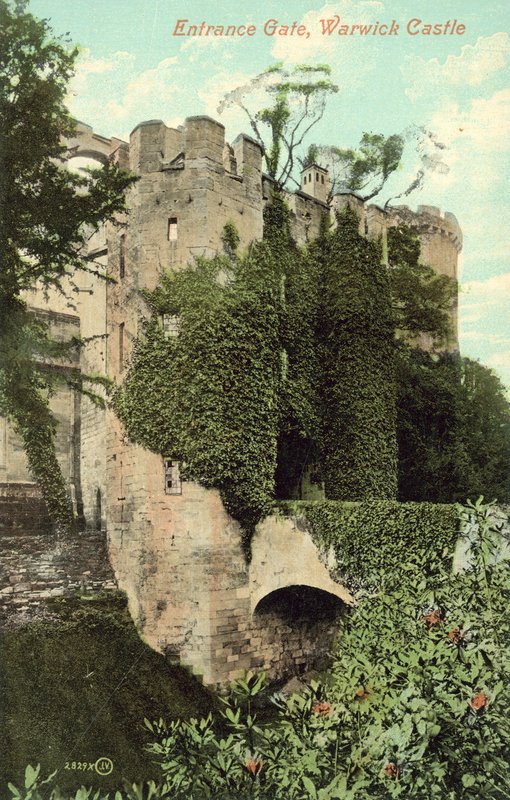 Portão de entrada, Castelo de Warwick (foto a cores) de (after) English photographer