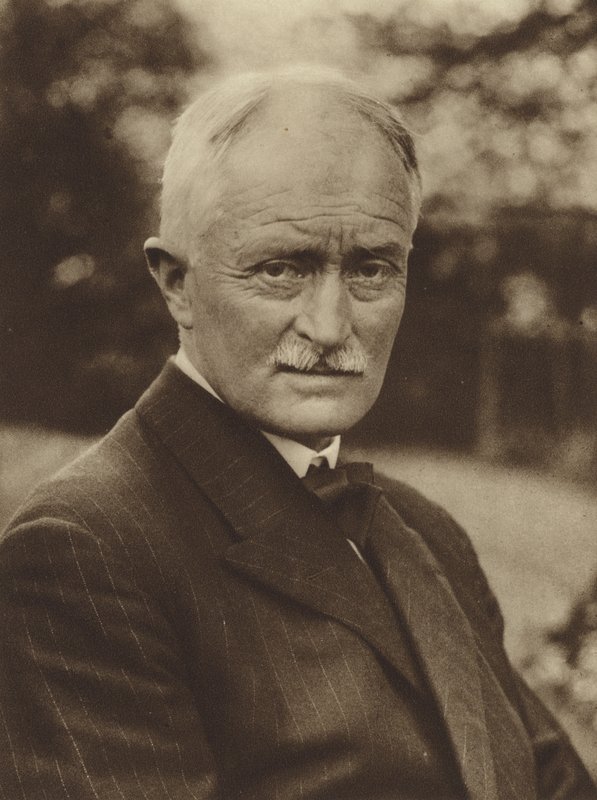 John Masefield, poeta inglês (foto a p/b) de (after) English photographer