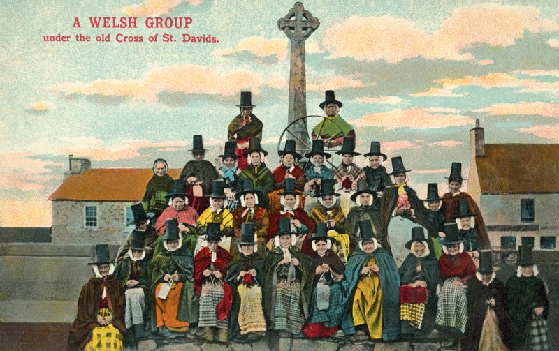 Grupo Galês, Old Cross, St Davids (foto a cores) de (after) English photographer