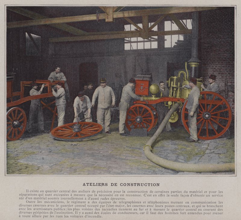 Ateliers de Construction (foto colorida) de (after) French Photographer