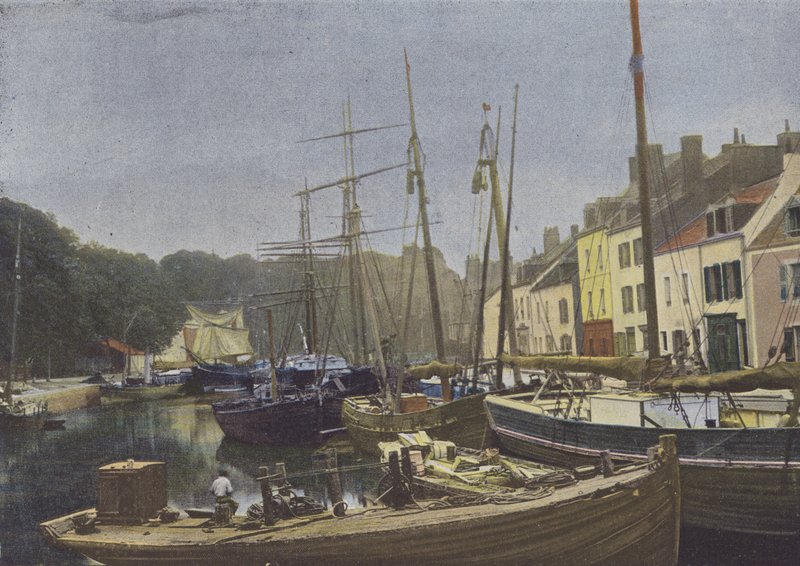 Belle-Ile-en-Mer, Port de Palais (foto colorida) de (after) French Photographer