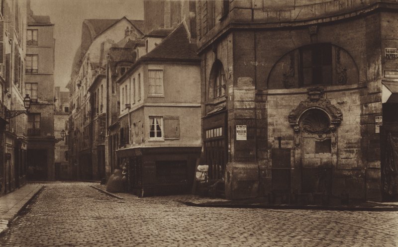 Cruzamento e fonte de Erfurth, em 1866, perto de Saint-Germain-des-Pres (foto a p/b) de (after) French Photographer