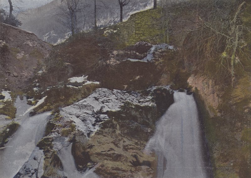 Cascade de Discoo (foto colorida) de (after) French Photographer