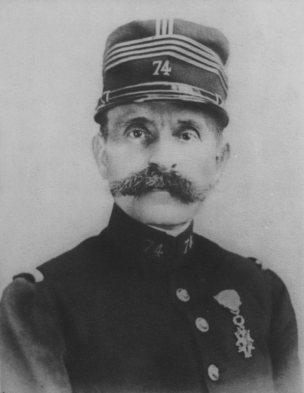 Esterhazy (foto a p/b) de (after) French Photographer