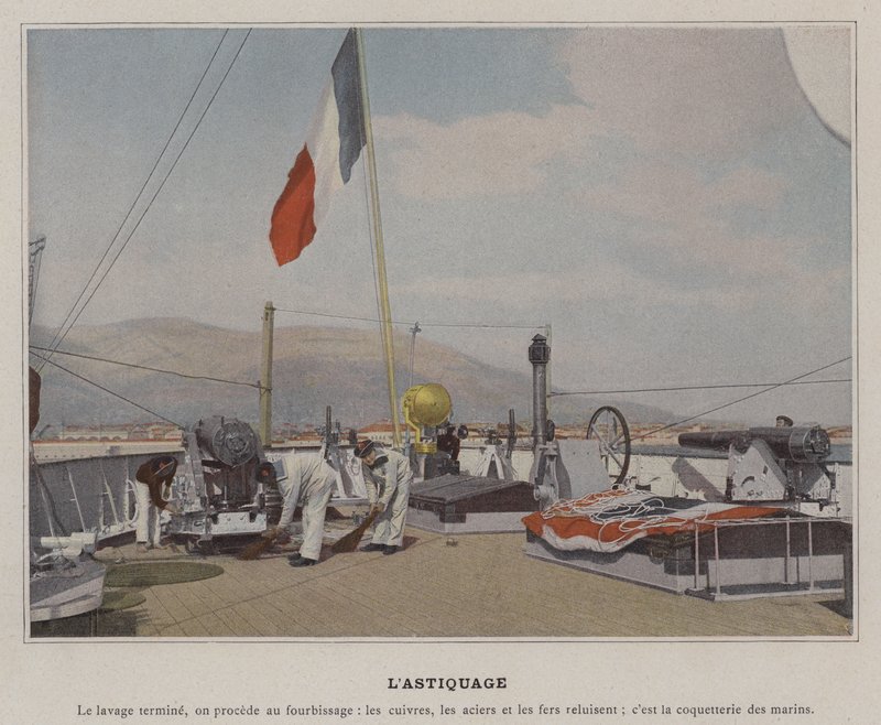 A Astiquage (foto colorida) de (after) French Photographer