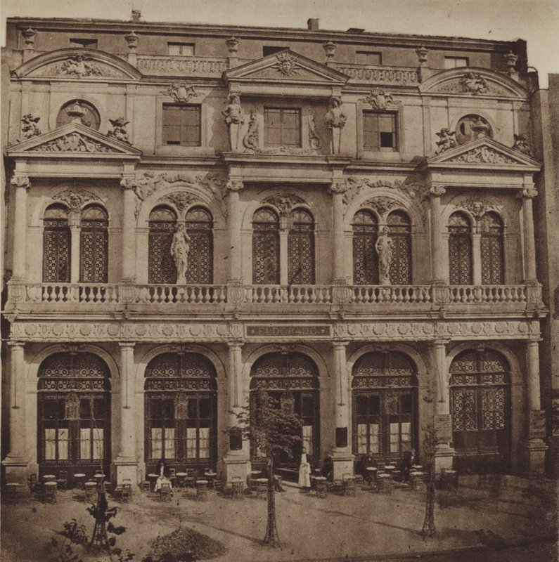 O Eldorado, cafe-concerto (foto a p/b) de (after) French Photographer