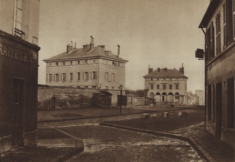 A Barreira Italiana em 1866, com os Pavilhões da Ledoux (foto a p/b) de (after) French Photographer