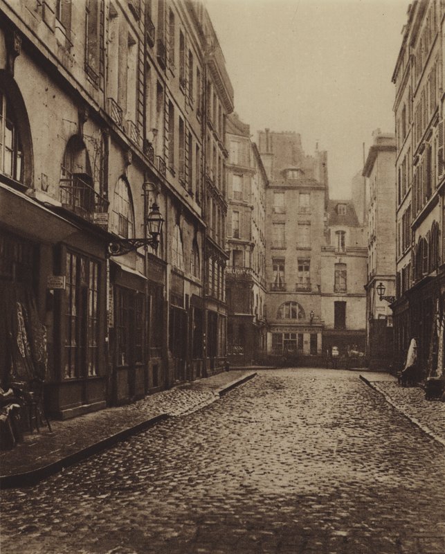 Rua Childebert, tirada da rua Erfurth em 1866 (foto a p/b) de (after) French Photographer