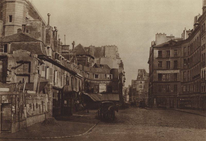 Le carre Saint-Martin, visto da rue Reaumur (foto a p/b) de (after) French Photographer