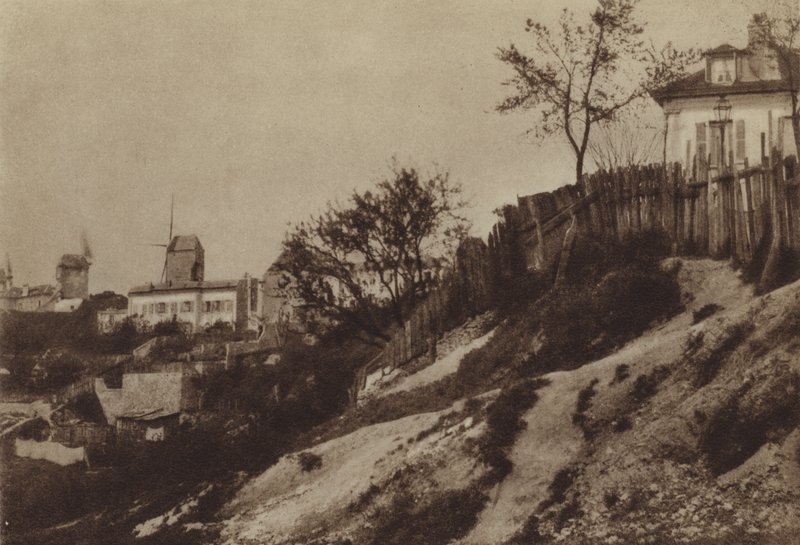 Os jardins de Montmartre com o moinho Blute-fin por volta de 1860 (foto a p/b) de (after) French Photographer