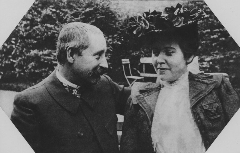 Monsieur et Madame Steinheil (foto a p/b) de (after) French Photographer