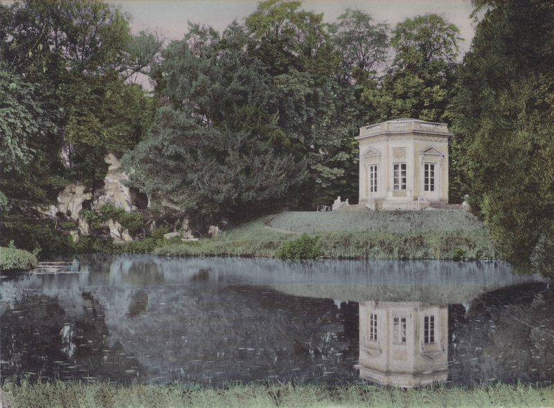 Parc du Petit Trianon, Pavillon de Musique, The Park of the Little Trianon, Pavillon de Musique (foto colorida) de (after) French Photographer