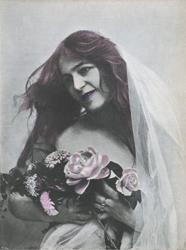 Retrato de uma mulher segurando um buquê de flores (foto colorida) de (after) French Photographer